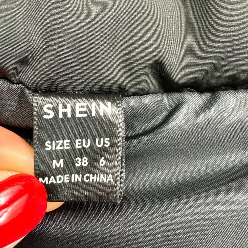 Black Cropped Puffer Vest SHEIN | Women’s Size M (US 6) | Zip Up - Picture 6 of 10